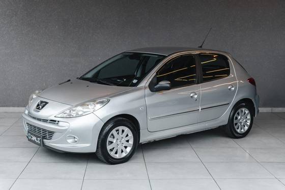 PEUGEOT 207 1.6 XS 16V FLEX 4P AUTOMÁTICO PEUGEOT 207 1.6 XS 16V FLEX 4P AUTOMÁTICO
